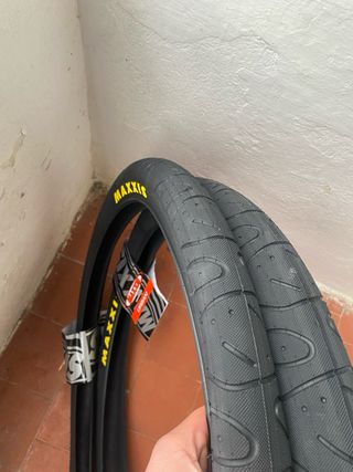 Neumáticos Maxxis Hookworm Urban