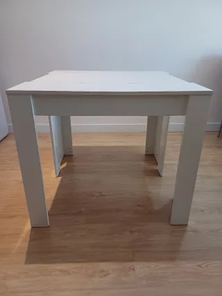 Mesa de comedor blanca extensible