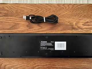 Teclado MIDI Alesis Qmini