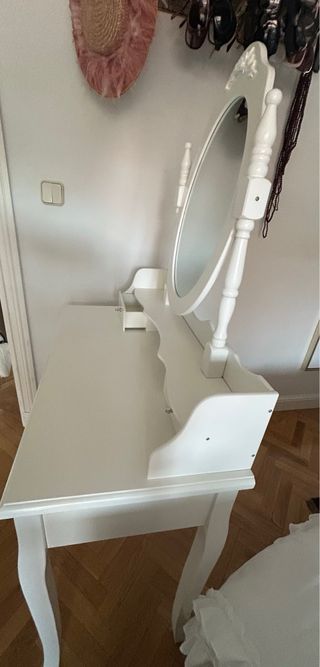 Tocador o escritorio blanco madera. Perfecto estad