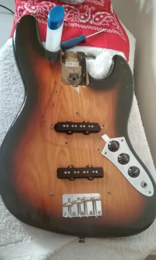 Cuerpo Fender Jazz Bass Sunburst