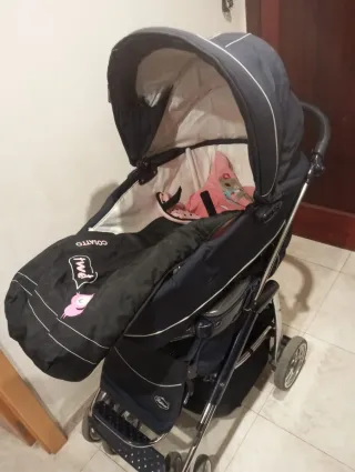 Carrito de bebé negro