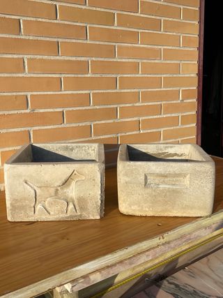 Comedero para perros y GAUN de cemento