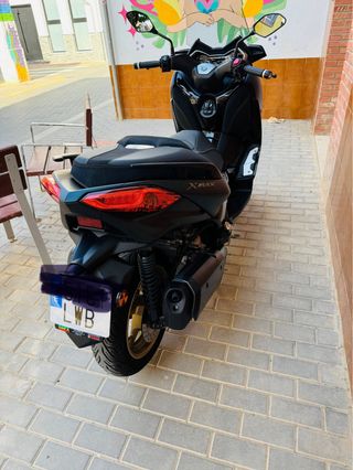 Yamaha XMAX-300 Tech Max de Marzo del 2022.