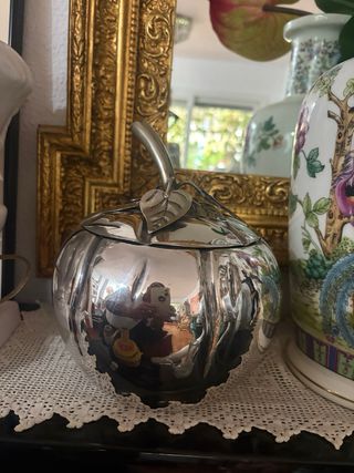 HIELERA ALPACA FORMA DE MANZANA.