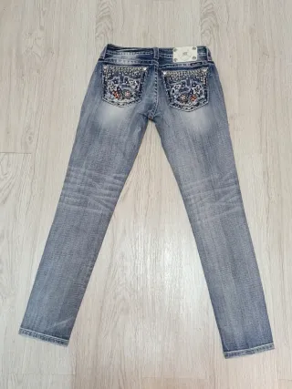 Vaqueros Miss Me con Flores