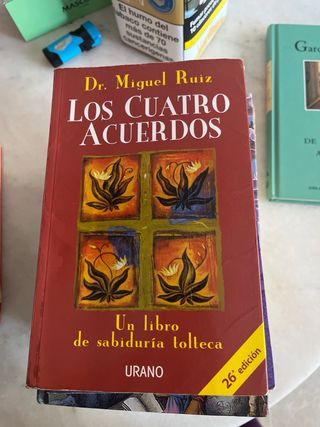 Vendo libros de segunda mano, varias categorías.