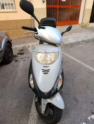Kymco 125cc Scooter Automática