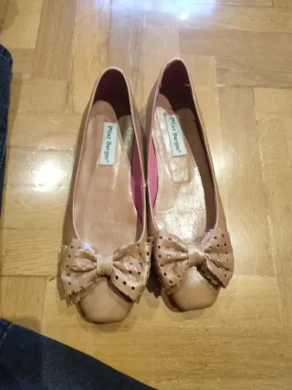 Manoletinas marrones Pilar Burgos con lazo