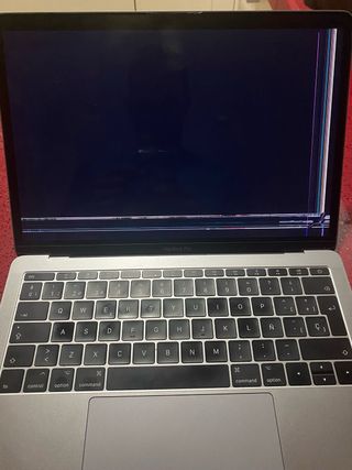MacBook Pro 13” 2017 – Funciona bien pantalla rota