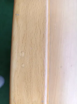 Escritorio de madera con cajón