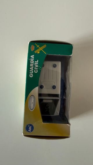 Coche miniatura nissan Patrol guardia Civil