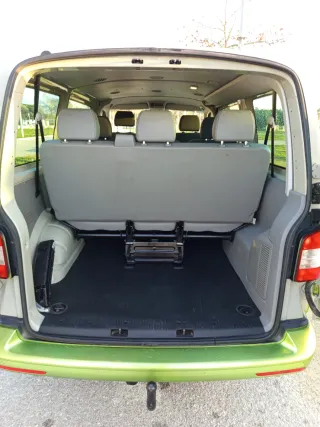 Volkswagen Transporter T5 2012