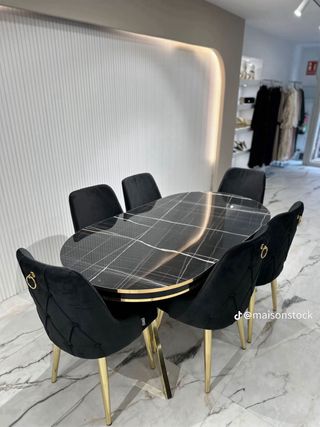 Mesa y Sillas de Lujo Estilo Turco