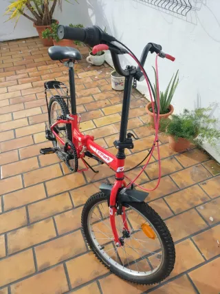 Bicicleta plegable roja