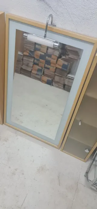 Mueble auxiliar madera y cristal escuchó ofertas