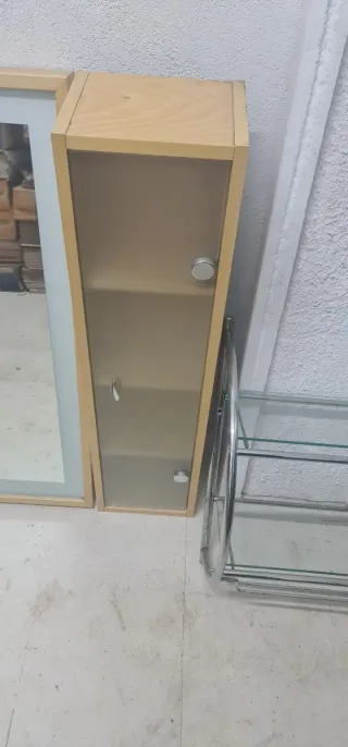 Mueble auxiliar madera y cristal escuchó ofertas