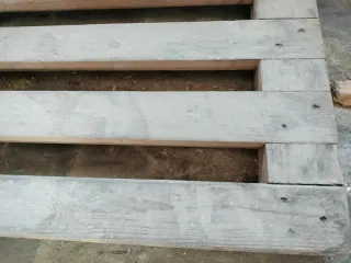 Bases de madera para tarimas u otros