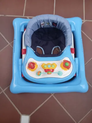 Andador bebé azul con juguetes