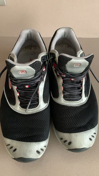 Zapatillas MBT caballero poco uso