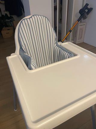 Trona IKEA con cojín y funda sin usar