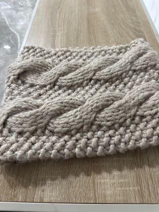 Bufanda tejida trenzada