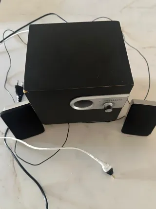 Altavoces Philips 2.1 Negro/Plata