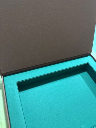 Caja Loro Piana lujo tela con charm