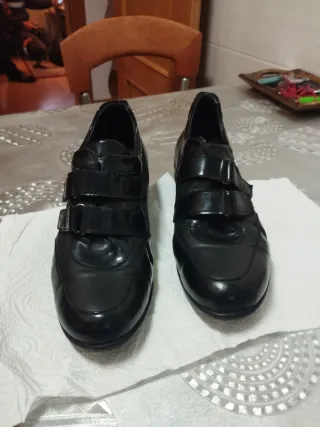 Zapatillas de cuero mujer