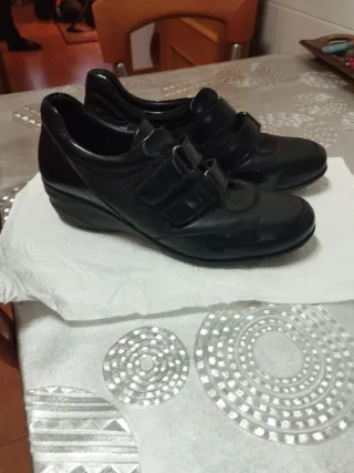 Zapatillas de cuero mujer