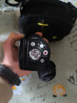 Cámara de video digital negra