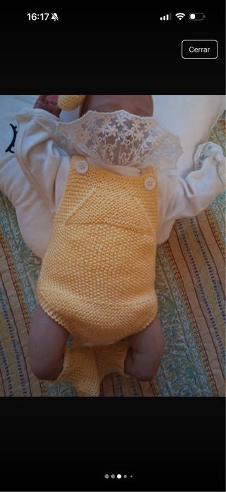 Pelele amarillo, patucos y celpa