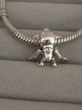 Charm Demogorgon Plata nuevo