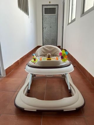 Andador bebé con actividades