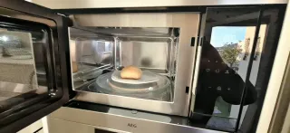 Microondas AEG encastrado