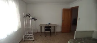 Alquilo habitación grande PARA UNA SOLA PERSONA