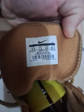 Bota Nike Impermeável Castanha