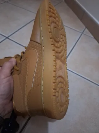 Bota Nike Impermeável Castanha