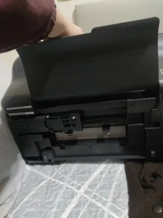 Impresora HP Deskjet 1050 Gris