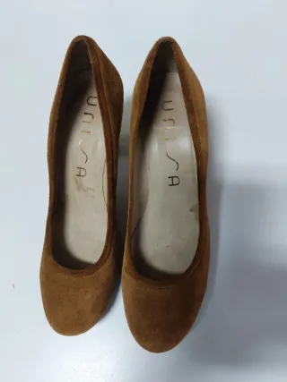 Zapatos de ante tacón  Color mostaza oscuro