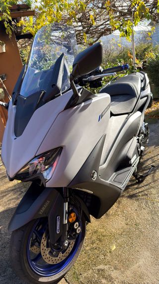 Yamaha TMAX 560 abs