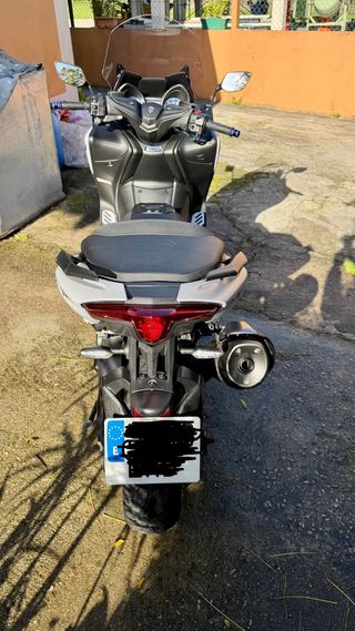 Yamaha TMAX 560 abs