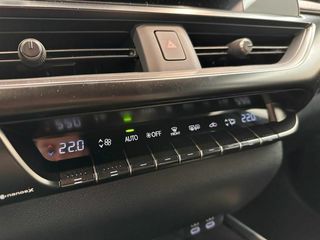 Lexus UX  250h 2WD PREMIUM