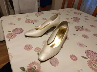 Zapatos de fiesta marfil T.36