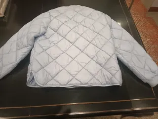 Plumífero acolchado azul claro