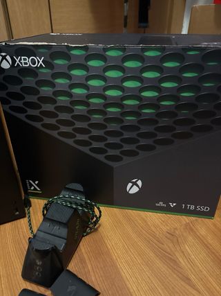 Xbox Series X 1TB + Controller Blu + Base di ricarica