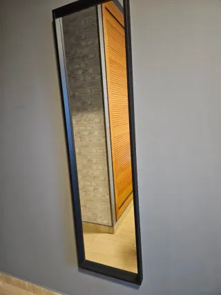 Espejo de pared rectangular negro