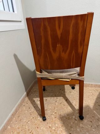 Sillas de comedor de madera y tela con ruedas