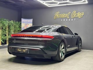 PORSCHE Taycan -