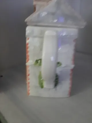 Tetera casita de porcelana